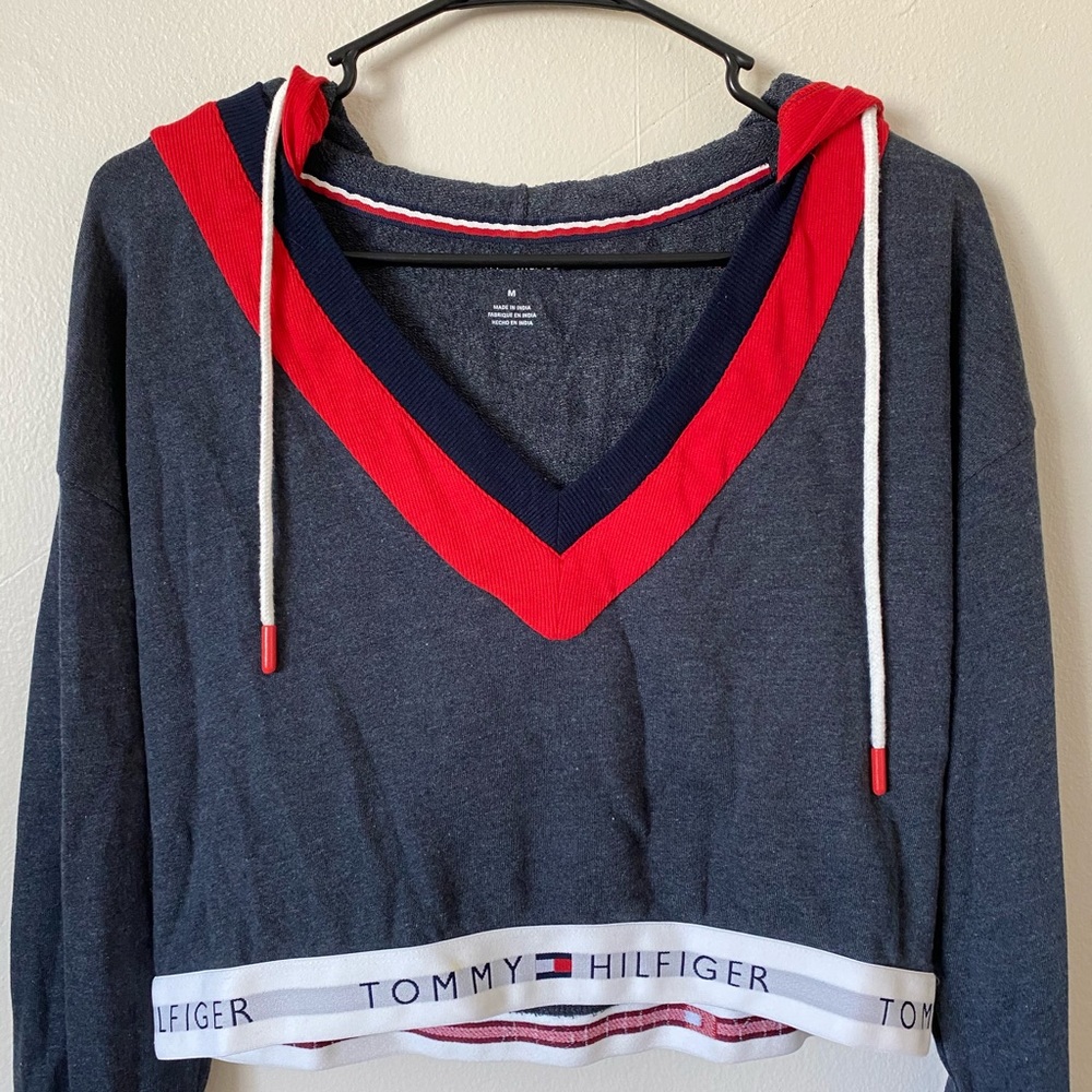 Tommy Hilfiger Cropped Logo Hoodie